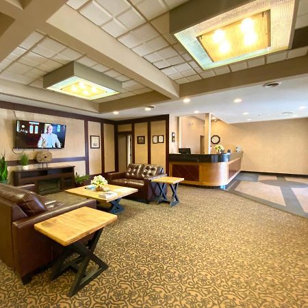 דוסון קריק The George Dawson Inn & Conference Centre מראה חיצוני תמונה