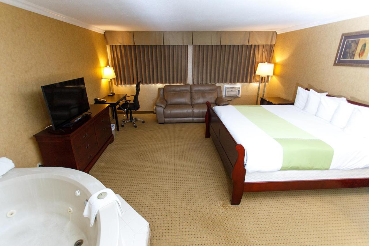 דוסון קריק The George Dawson Inn & Conference Centre מראה חיצוני תמונה