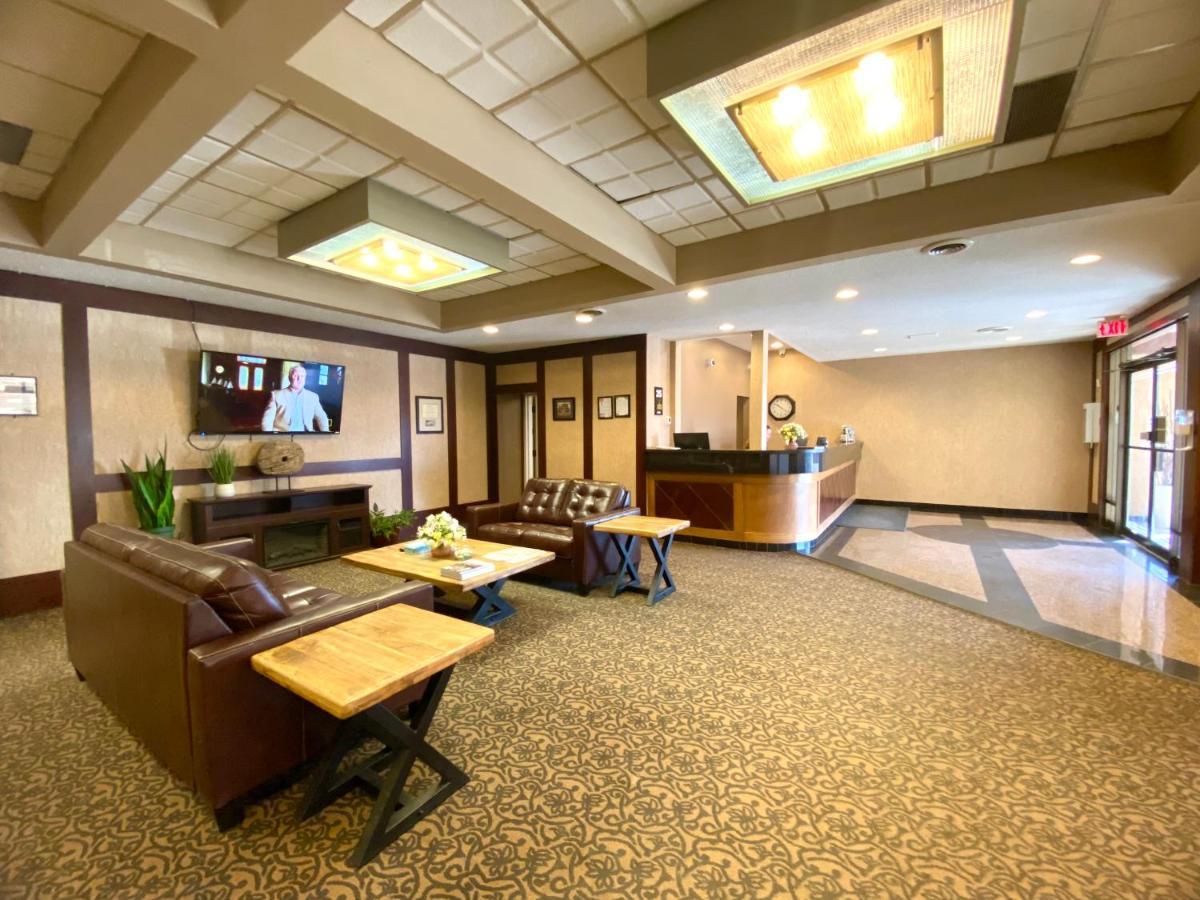 דוסון קריק The George Dawson Inn & Conference Centre מראה חיצוני תמונה