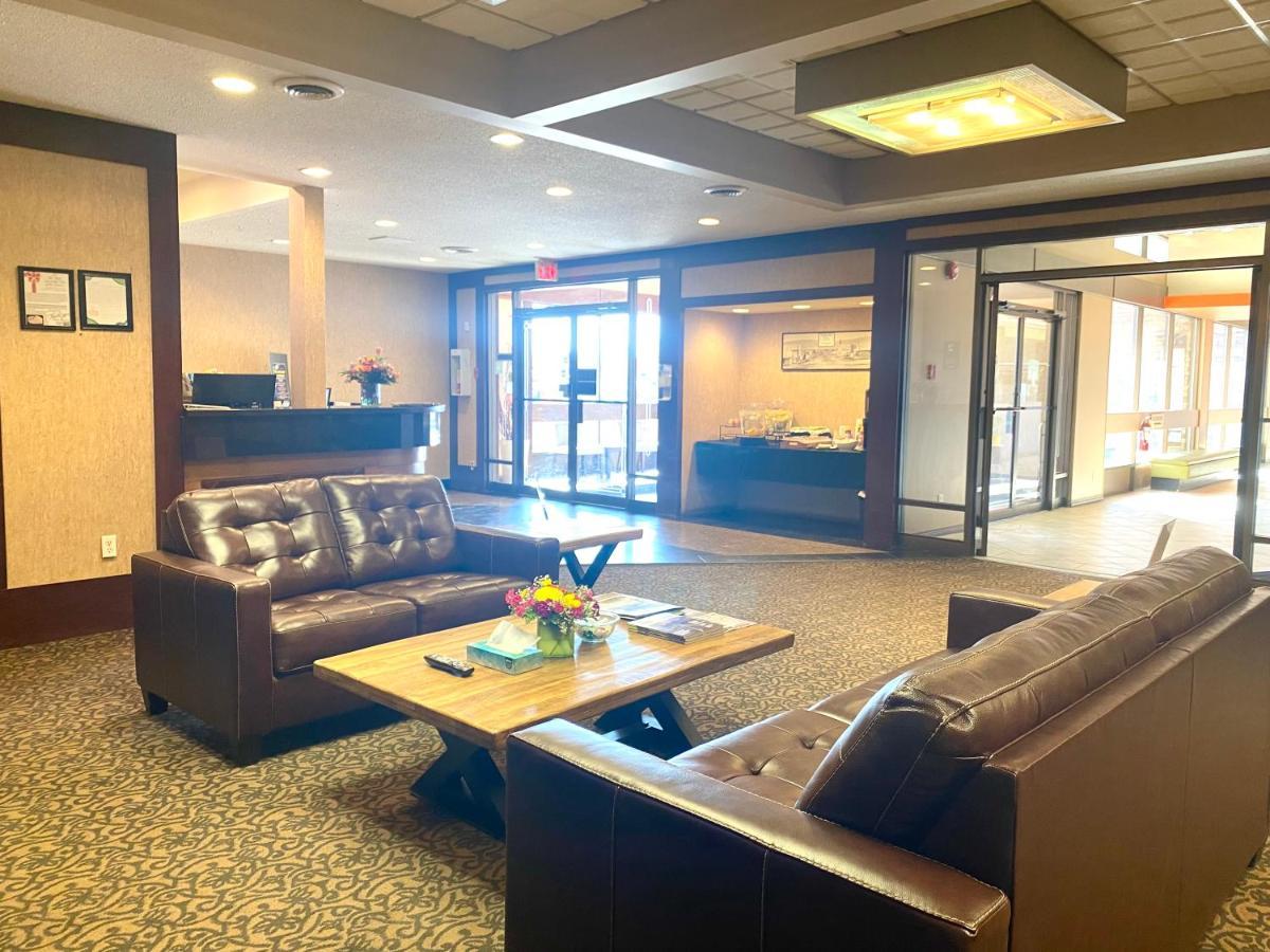 דוסון קריק The George Dawson Inn & Conference Centre מראה חיצוני תמונה