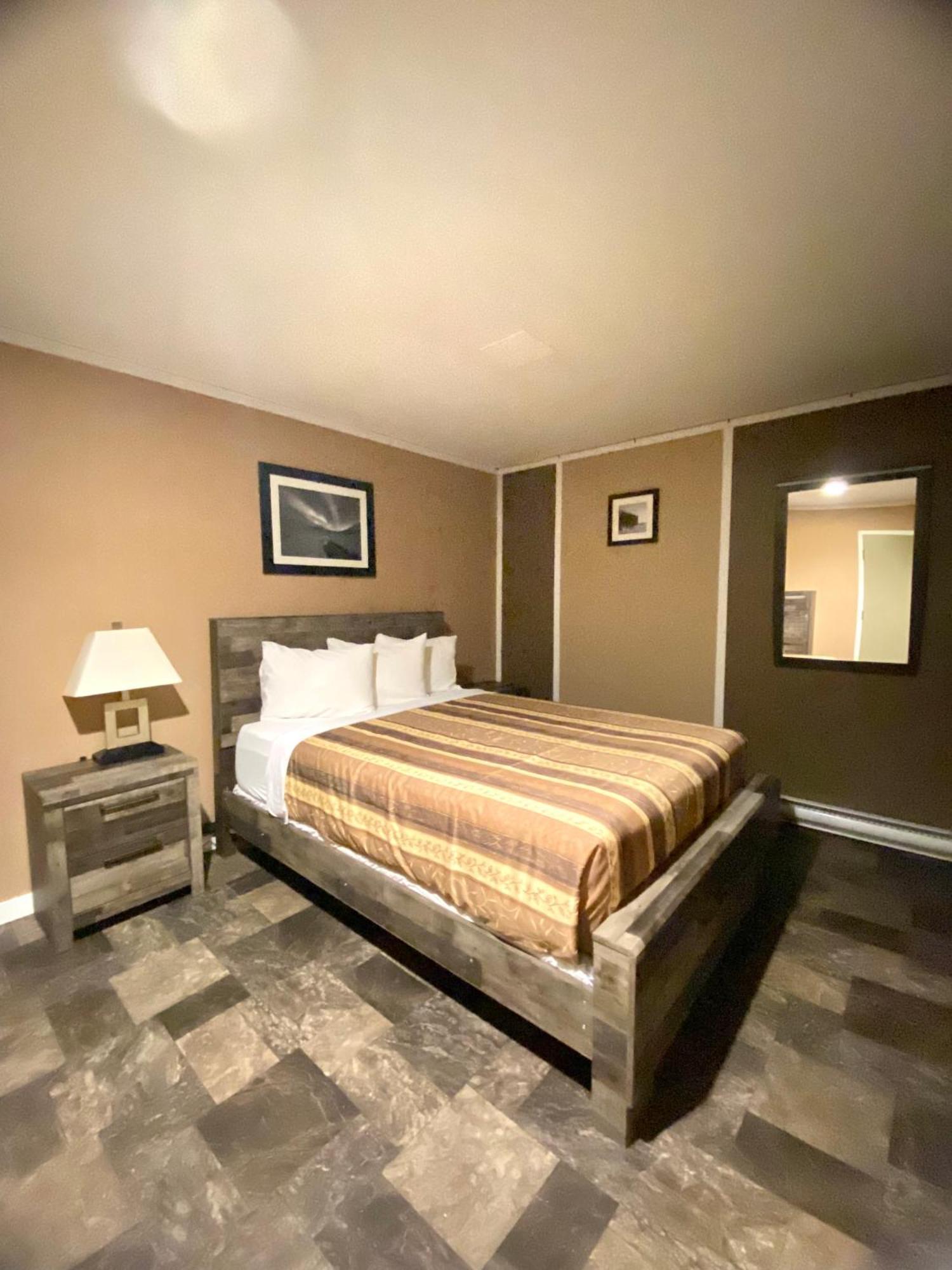 דוסון קריק The George Dawson Inn & Conference Centre מראה חיצוני תמונה