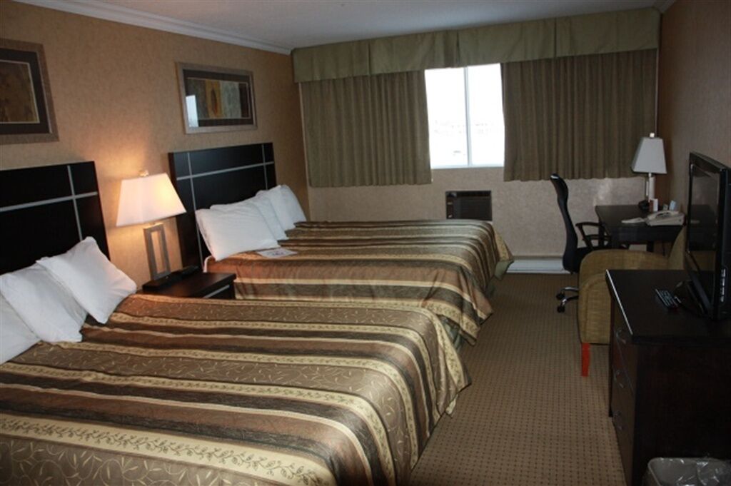 דוסון קריק The George Dawson Inn & Conference Centre מראה חיצוני תמונה